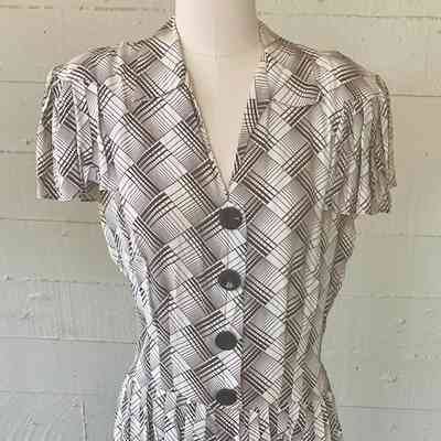 Day dress with peplum