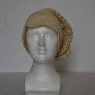 Hand crochet and knit snood