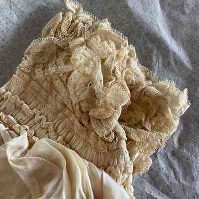 Sleeve cuff detail