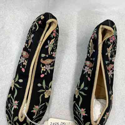 Embroidered Slippers w Heels