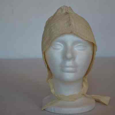 Hat - small pintucked brim Bonnet with Lace Trim