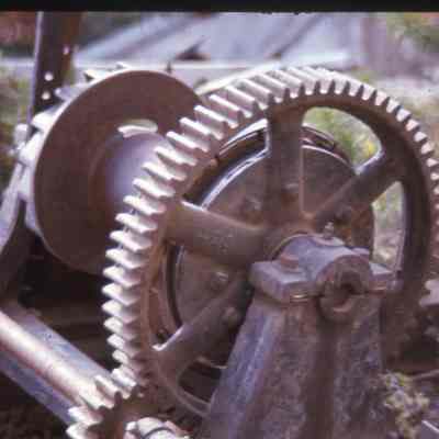 9. Hoist gear, Ward 1976: color slide