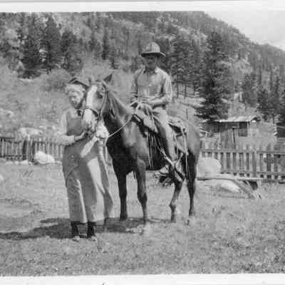 4. Mr. and Mrs. Kemp (senior), Eldora: 3"x2.25" photo