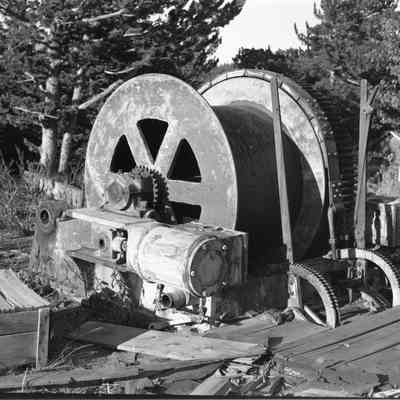 Caribou hoist engine