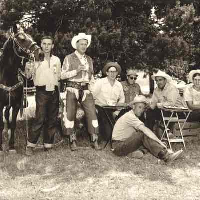 23.: Dekker and the Camp Crew, Central City, 3R Trek 1952, Chinks on Joe made by DCK (Donald C. Kemp)