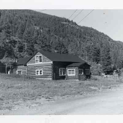 Photo 2: Kemp's cabin on Klondyke Ave. in Eldora