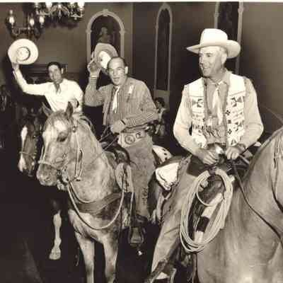 11.: Teller House Bar, 1950. Montie, Dick, Sage.