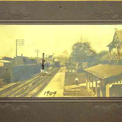 1909 Train Depot in Louisville in original coloring: Tear in the picture