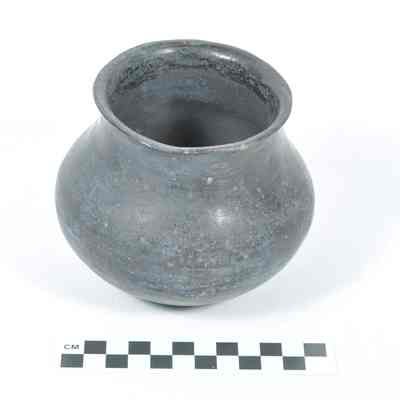 Black earthenware pot