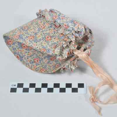 Doll bonnet