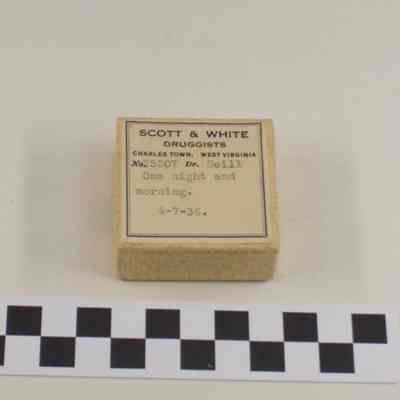 Scott & White Druggists pill box