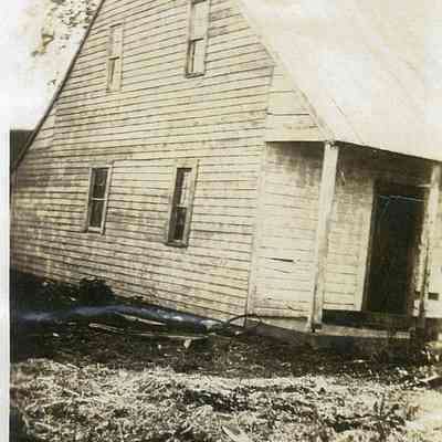 Home of an early settler near Zoar