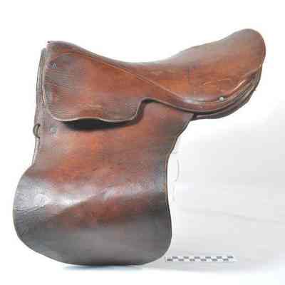 Leather English style pony saddle
