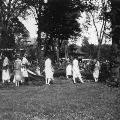 Daisy Chain, May 25, 1925