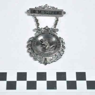 440 yard run medal