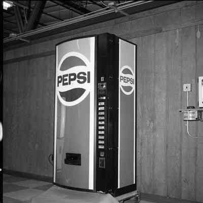 Dixie Narco Pepsi machine