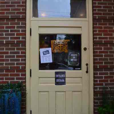 Limited-capacity sign at Hecho en Mexico