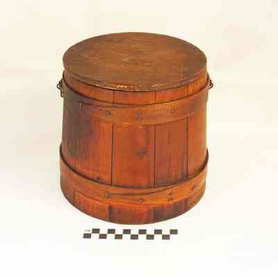 Wood sugar bucket with lid