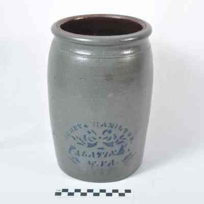 Gray stoneware jar with cobalt blue decoration