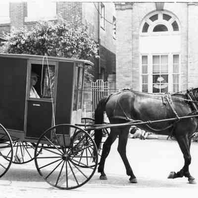 Mail-delivery wagon