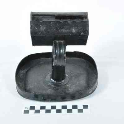 Tin torch-type lighting device