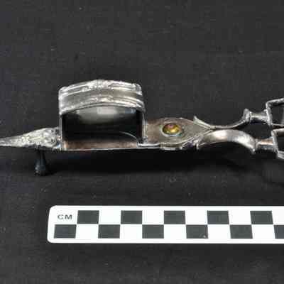 Silver plated wick trimmer made like scissors