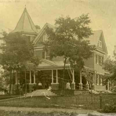 Large victorian house at 214 South George Street