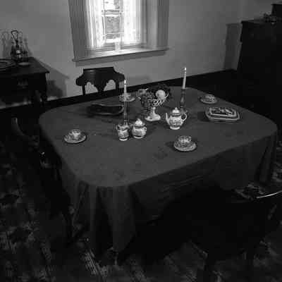 Harper House dining room