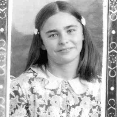 Mary Louise Milton Simmons Folder #21 (19 - 25) (1933-1949)
