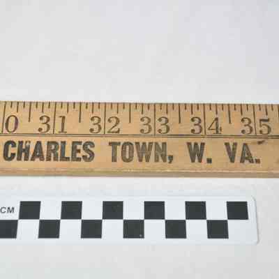 Valley Hardware yardstick - closeup