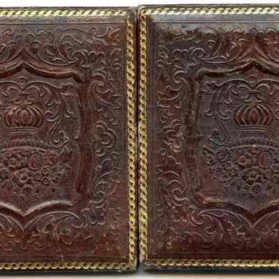 Case fror woman in black dress with white collar: Origformat: Other