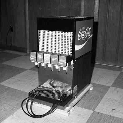 Dixie Narco counter-top soda unit
