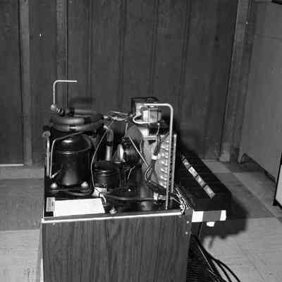 Dixie Narco counter-top soda unit