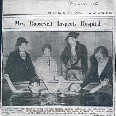 ARC625-25 Newsclip photo of Louisa Lippitt and Eleanor Roosevelt