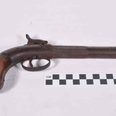 Dueling pistol