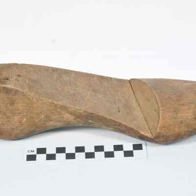 Wooden shoe last