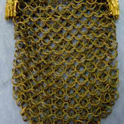 Gilt chain link purse