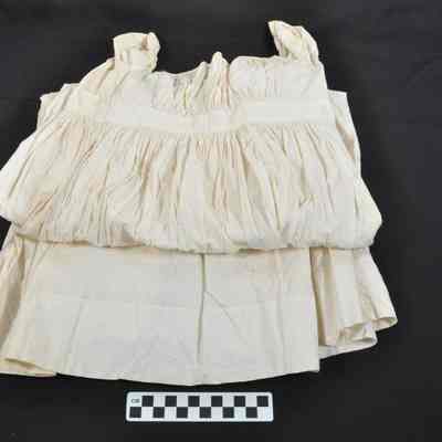 Off-white chemise for young girl