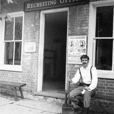 Recruiting office on Shenandoah Street