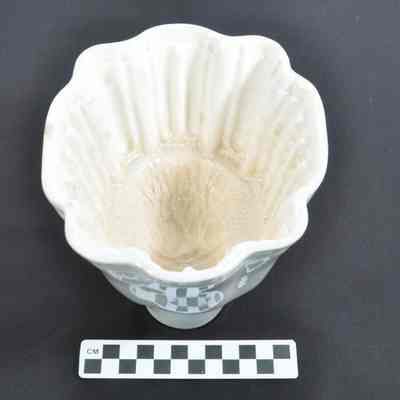 Glazed earthenware mold