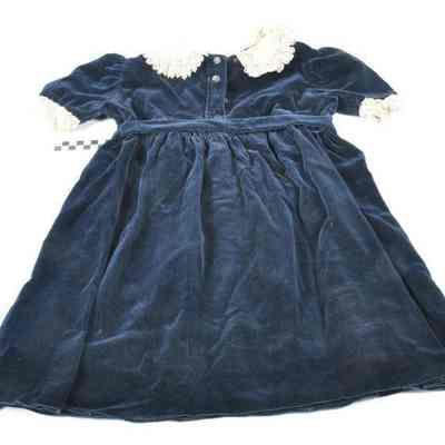 Dark blue velvet short-sleeved girl's dress
