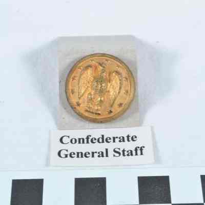 Brass Confederate general's uniform button