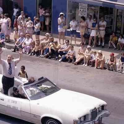 Centennial parade celebrating July 4, 1976