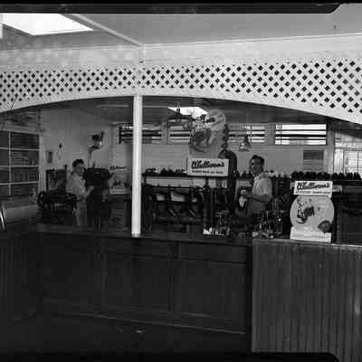 Orsini and Palmieri shoe shop, 1945
