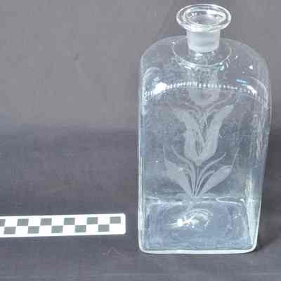Glass decanter
