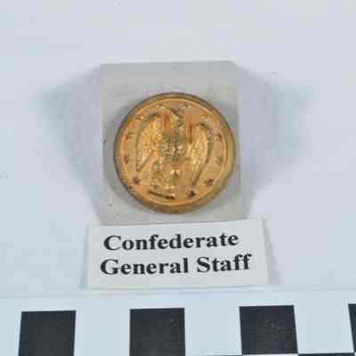 Brass Confederate general's uniform button