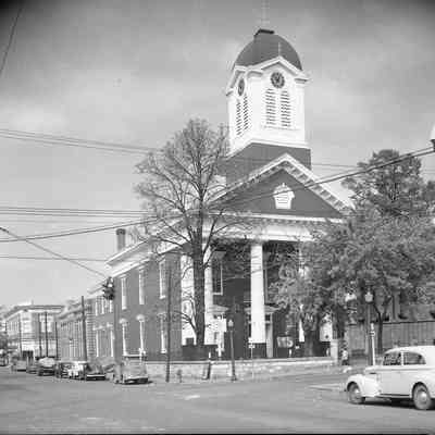 Jefferson County Courthouse repainted 1948