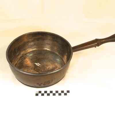 Copper pot with lid