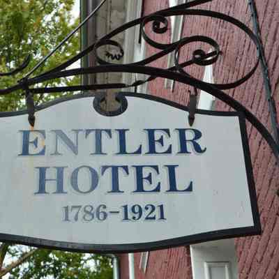 Entler Hotel 1786-1921 hanging sign