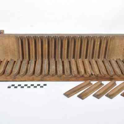 Wooden two-part cigar mold